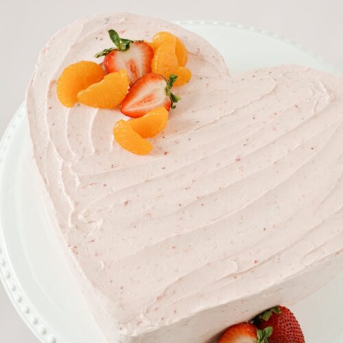 Sweet Roses Heart Shaped Cake Design | DecoPac-cacanhphuclong.com.vn