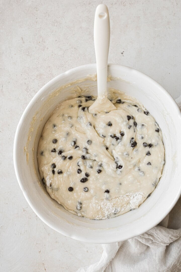 Step 3 for making chocolate chip cake batter.