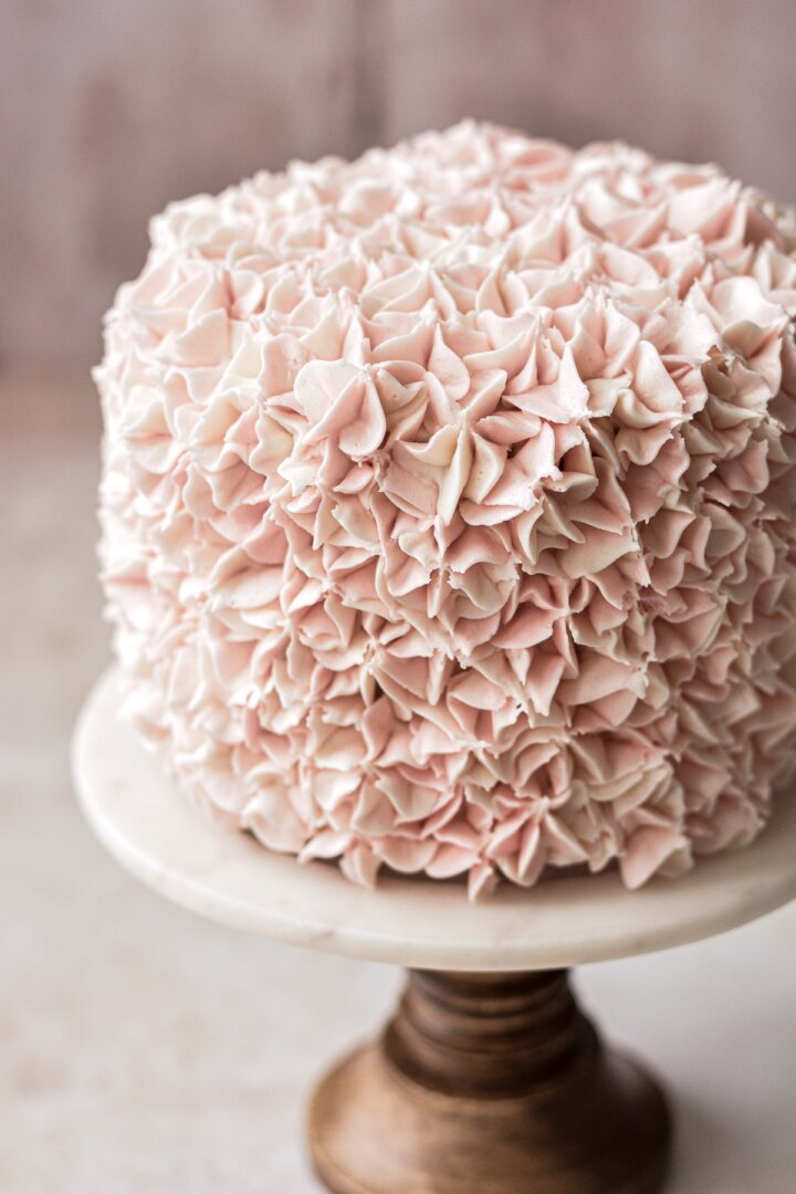 Cake with buttercream drop flowers.