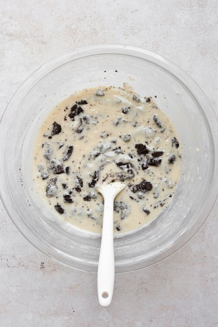 Step 4 for making cookies and cream cake.