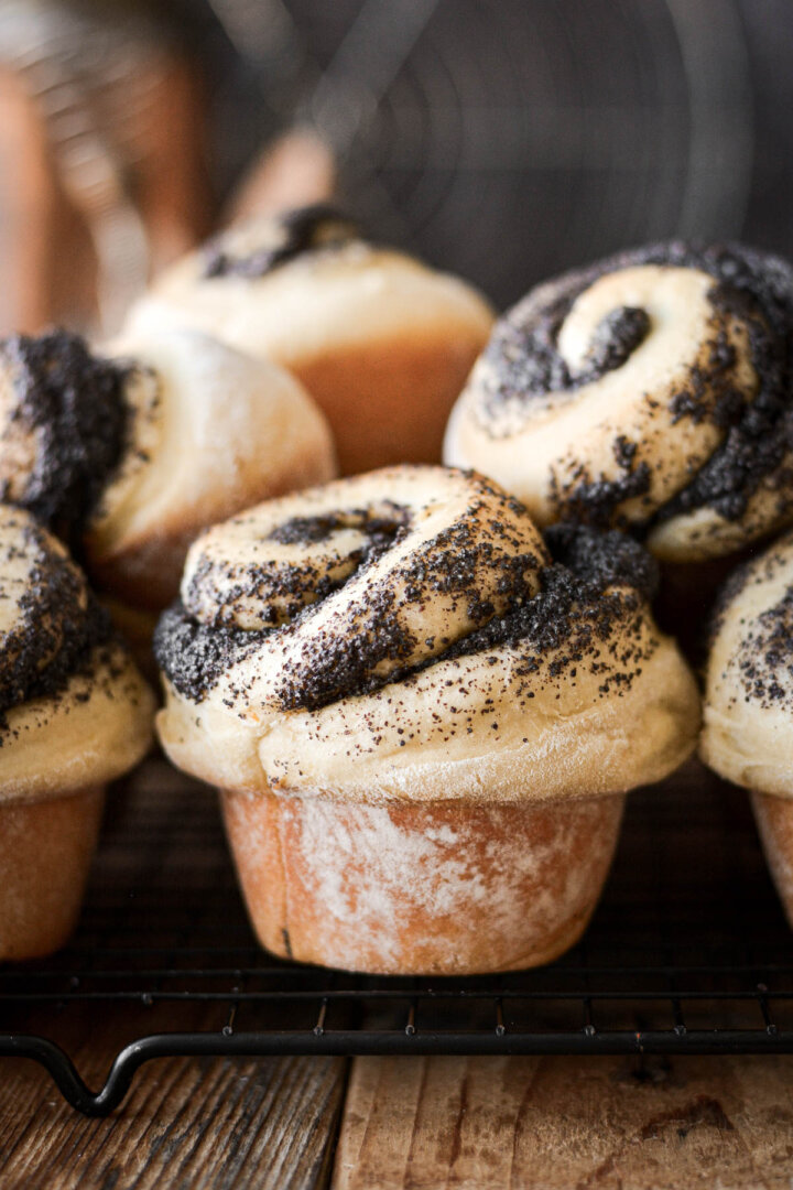 Breakfast rolls swirled with poppy seed filling.