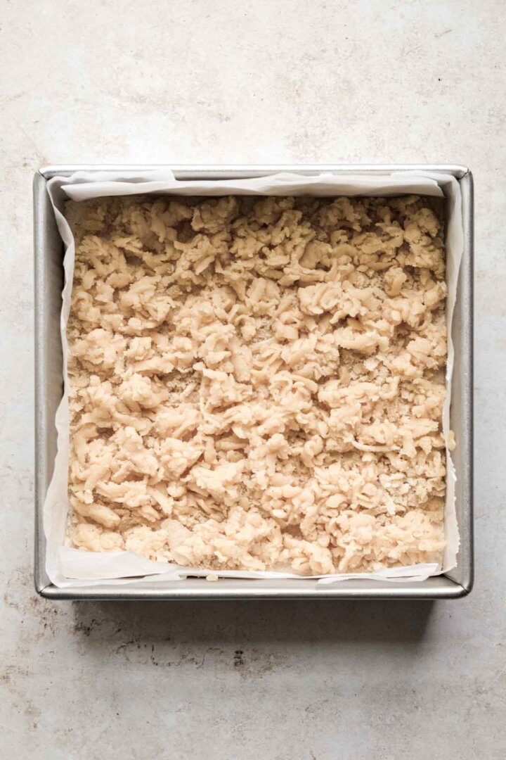 Step 4 for making almond crumb bars.