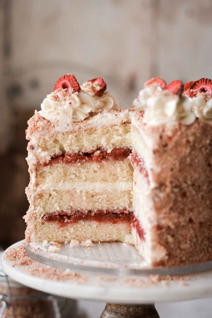 strawberry cake　1113 Bushel & Peck | PINK strawberry cake for Remi's 4th birthday