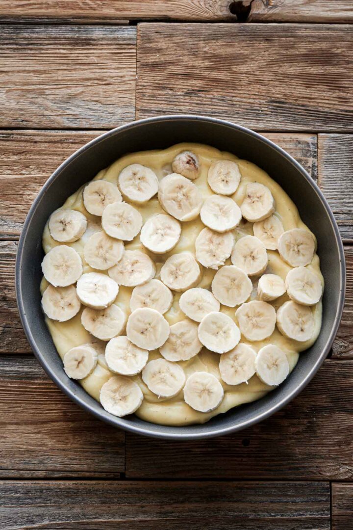 Step 3 for making banana pudding - banana layer.