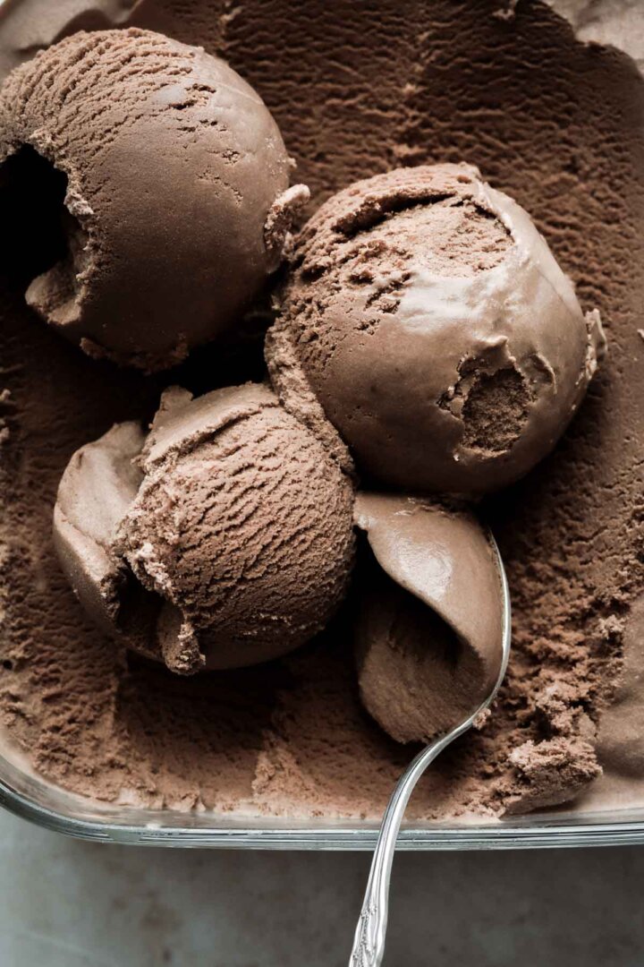 Scoops of eggless chocolate ice cream.
