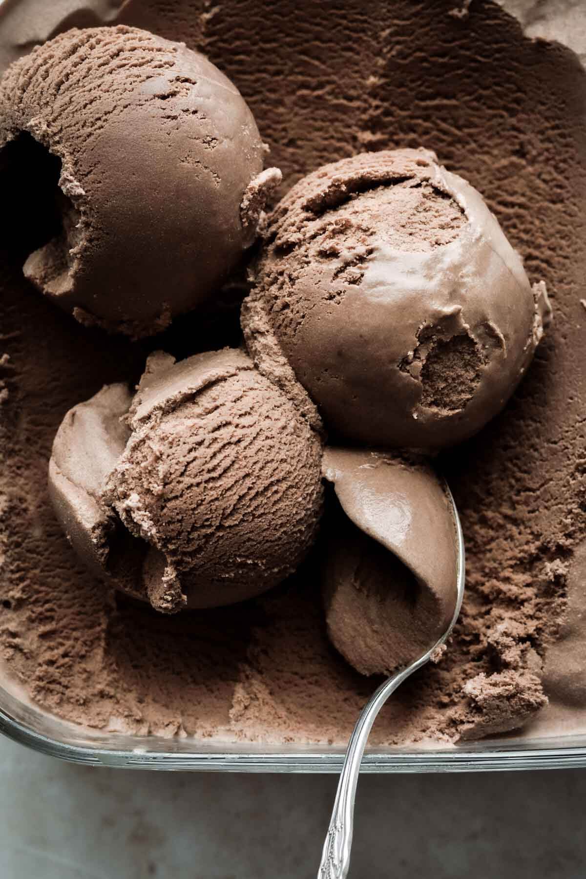 Scoops of eggless chocolate ice cream.