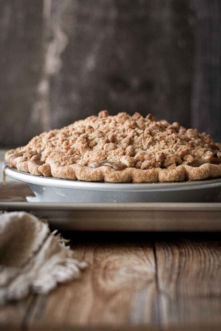 Apple pie with crumb topping.