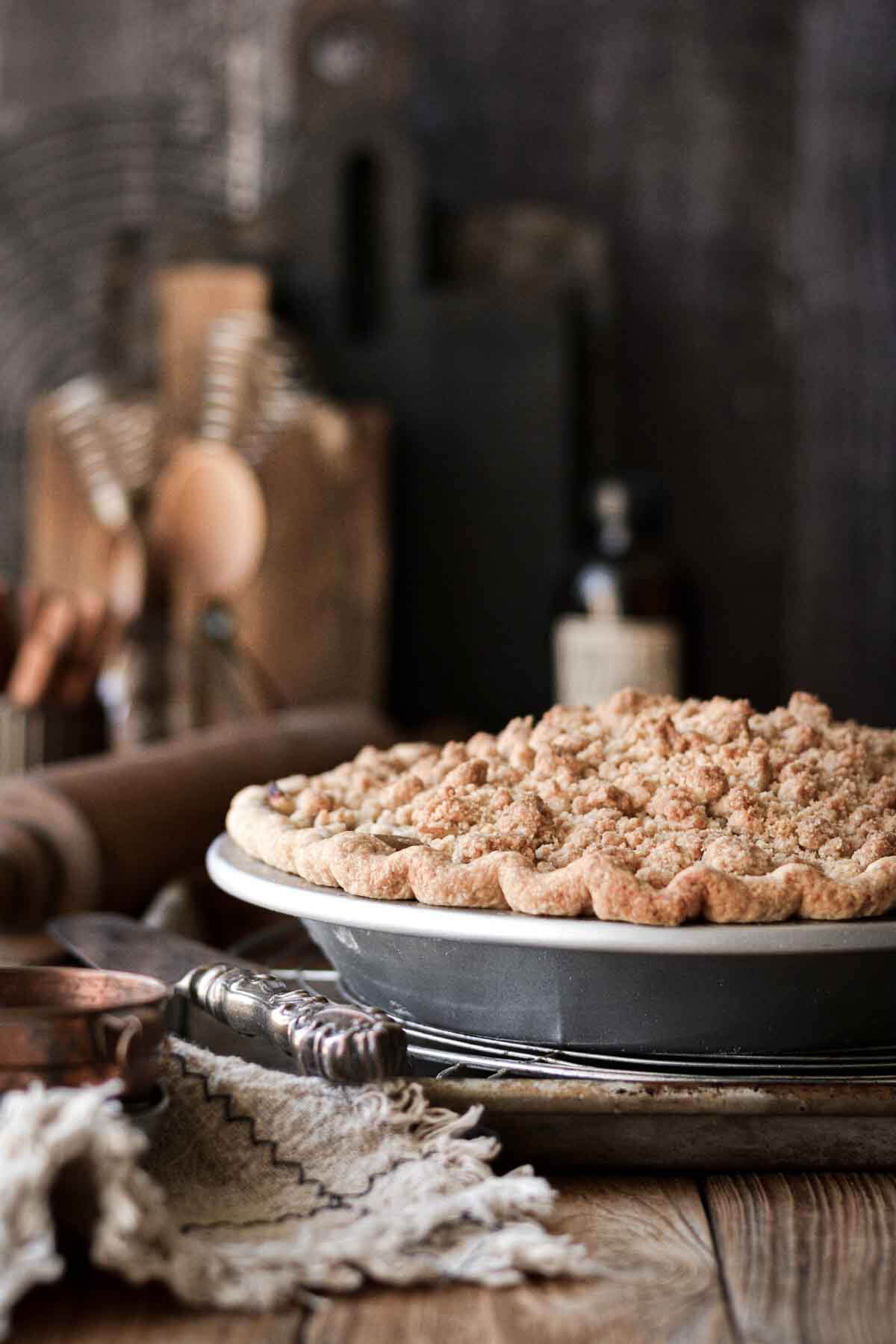 Apple pie with crumb topping.