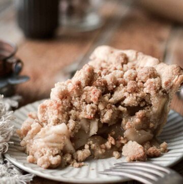 Slice of apple crumb pie.