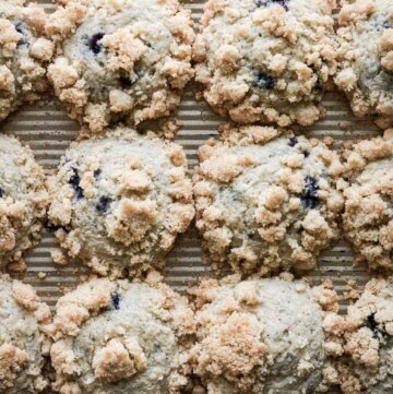 Blueberry muffins with crumb topping.