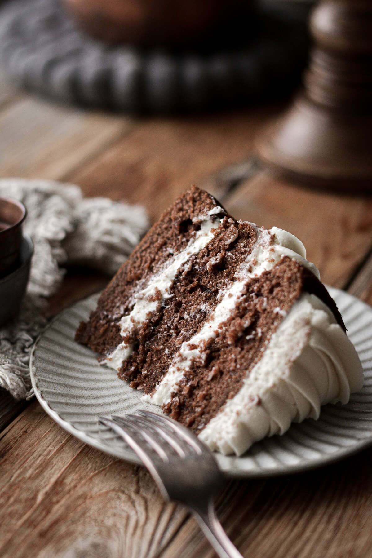 Slice of spice cake on a plate.